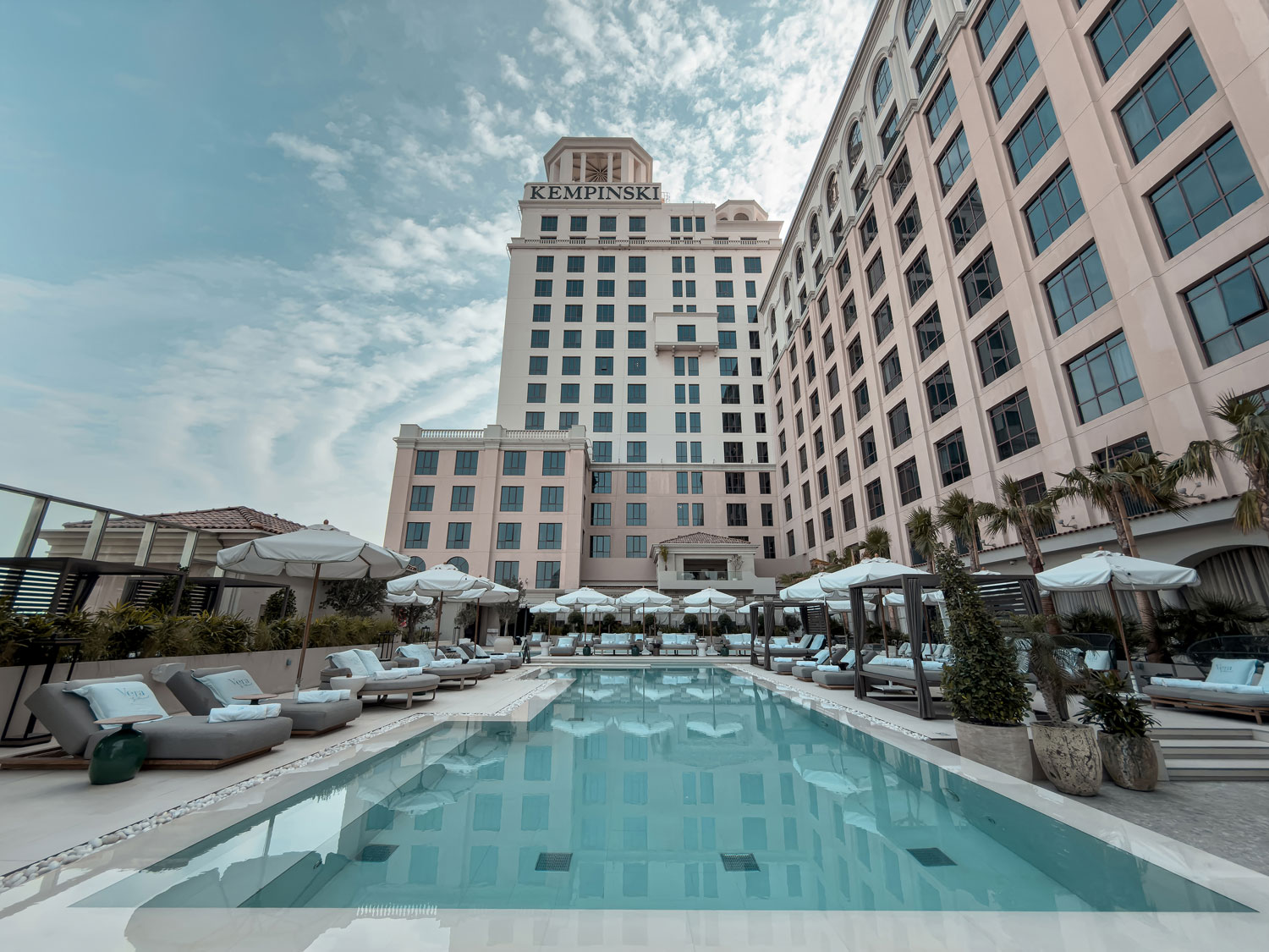 Kempinski Hotel Mall of the Emirates pool courtyard near Vera Versilia.